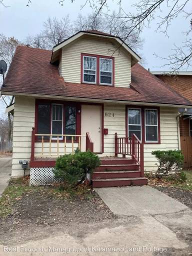 Main picture of 624 Locust St