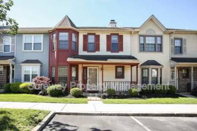 Main picture of 127 Crown Prince Dr
