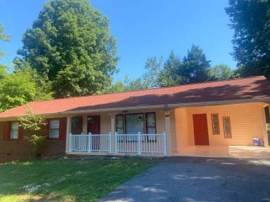 Main picture of 1520 Laurel Rd