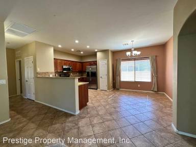 Main picture of 200 E Placita Nubes Blancas