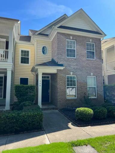 Main picture of 940 Sugar Oak Dr