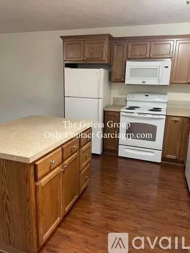 Main picture of 376 N Hayden Island Dr