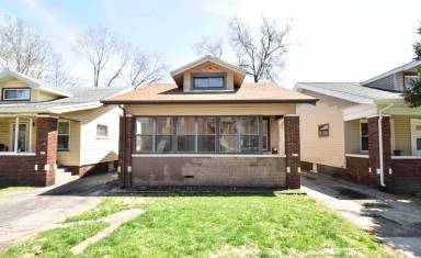 Main picture of 3212 NE Madison Ave