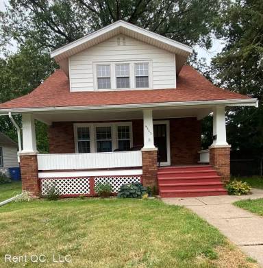 Main picture of 4202 10th Ave