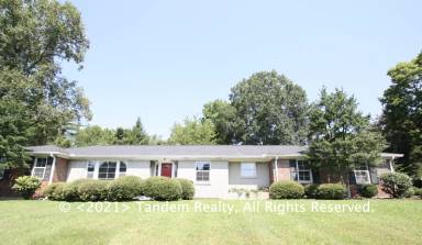 Main picture of 2210 Lebanon Pike