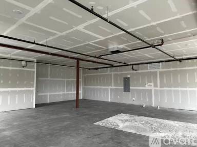 Main picture of 906 S Main St