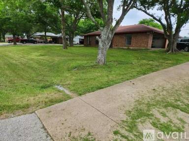Main picture of 510 Clinton Ln