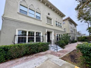 Main picture of 3015 W Bay View Ave