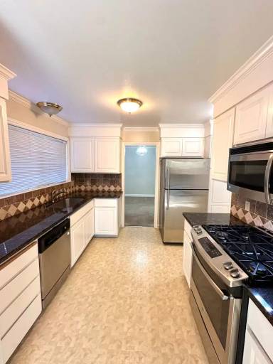 Main picture of 136-144 Cowper St