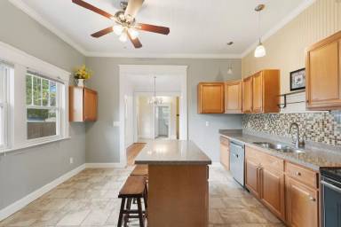 Main picture of 2726 N Roxboro St