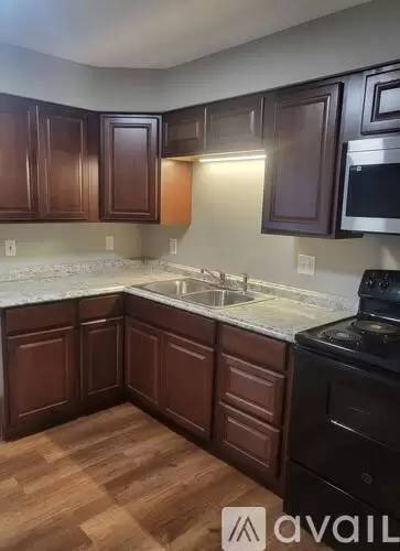 Main picture of 131 W Farragut Rd