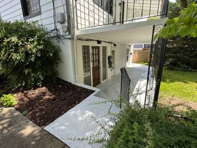 Main picture of 399 Watson St