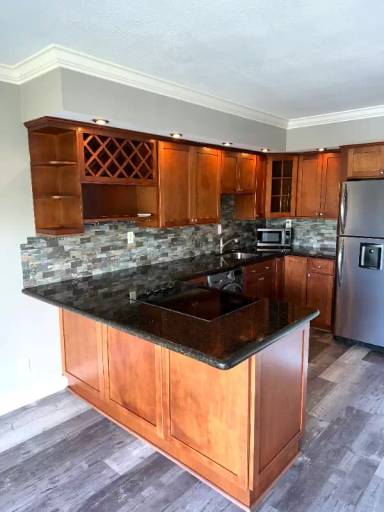 Main picture of 833 NE 18th Ct