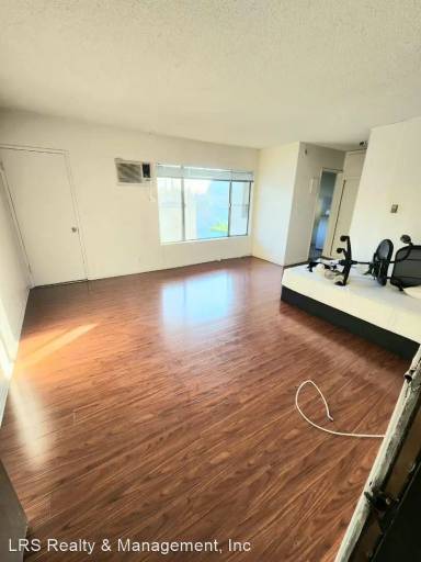 Main picture of 1147 N Vista St