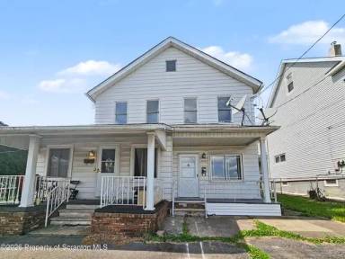 Main picture of 947 Carmalt St