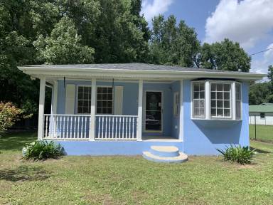 Main picture of 2071 Savage Rd