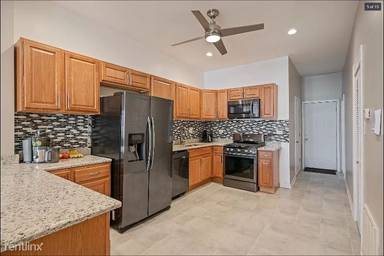 Main picture of 634 N Homan Ave