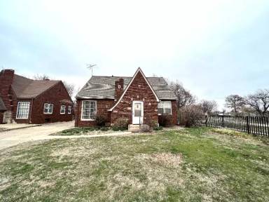Main picture of 1734 E Lewis Cir