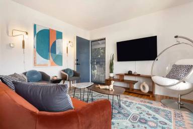 Main picture of 236 Hampton Dr