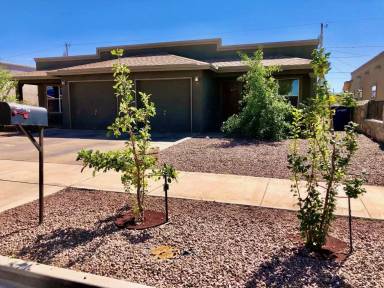 Main picture of 5728 Saluki Dr