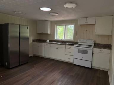 Main picture of 142 Henry Meyer Rd