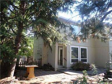 Main picture of 383 Glenn St