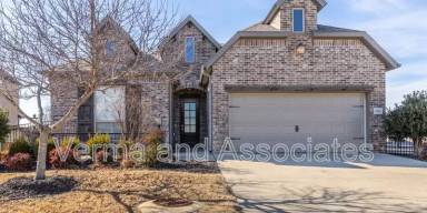 Main picture of 4500 SW Lilly St