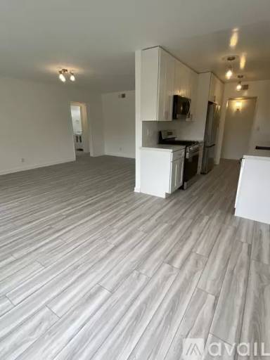 Main picture of 2038 S Bentley Ave