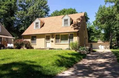 Main picture of 2201 S 37th St