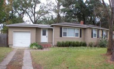 Main picture of 3533 Pinecrest St