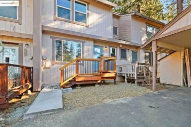 Main picture of 20626 Chief Fuller Way