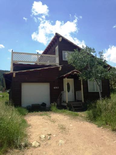 Main picture of 690 W Spruce St