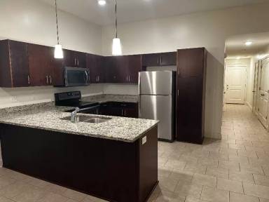 Main picture of 9419 N Robinhood Ave