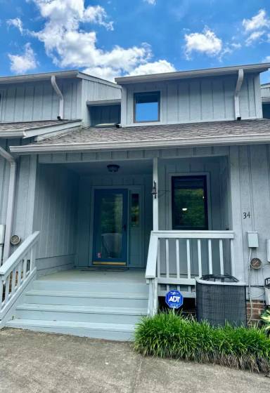 Main picture of 100 Willow Run Dr