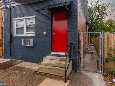 Main picture of 7038 Woodland Ave