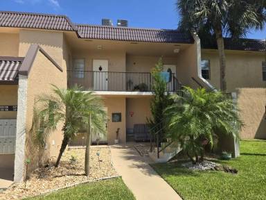 Main picture of 140 Lake Meryl Dr