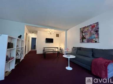 Main picture of 612 Lexington Ave