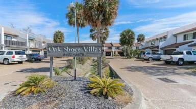 Main picture of 6471 Oakshore Dr
