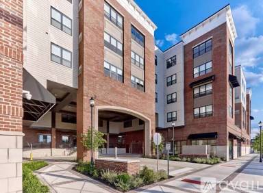Main picture of 211 W Elizabeth Ave
