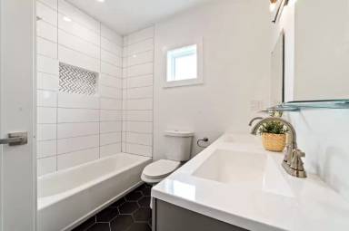 Main picture of 24 Kensington Ave