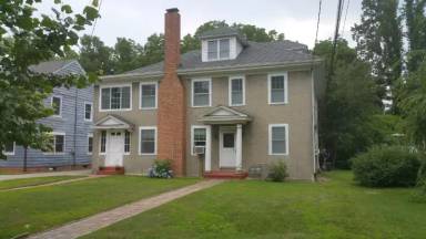 Main picture of 32 Lake St