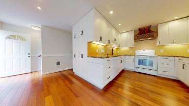 Main picture of 1900 Sutter St