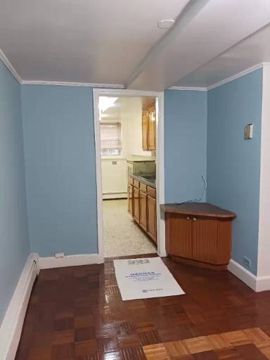 Main picture of 2110 Steinway St