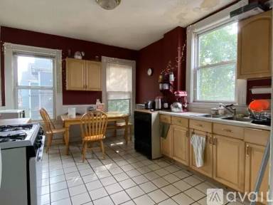 Main picture of 184 School St