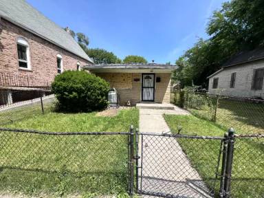 Main picture of 8809 S Harvard Ave