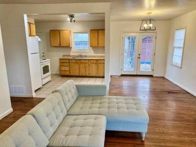 Main picture of 758 N American Beauty Dr