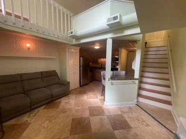 Main picture of 81 Darmouth St