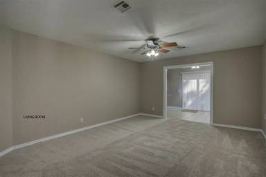 Main picture of 9716 N Shartel Ave