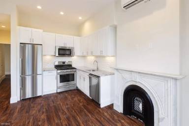 Main picture of 1888 Washington St
