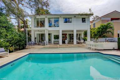 Main picture of 1723 Tigertail Ave